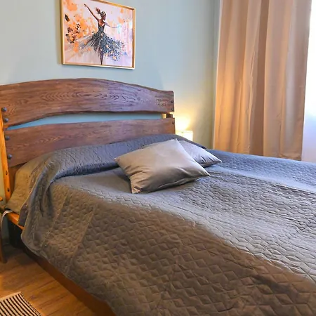 Comfortable 2-bedroom Near The Lift By Flat Mаnаger * バンスコ